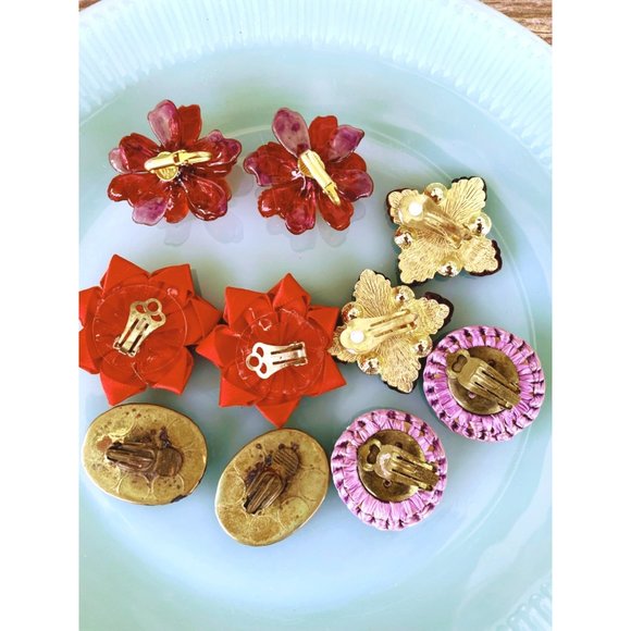 Vintage lot 5 pair vintage Flower Statement Clip Earrings - Picture 2 of 10